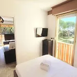 2P Neuf D Exception Eden Parc Piscine Pkg Clim Wifi דירה אנטיב